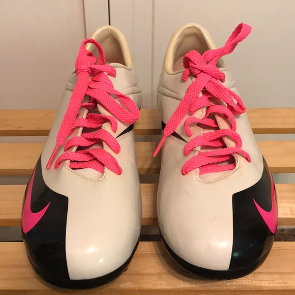 nike soccer cleats pink and white